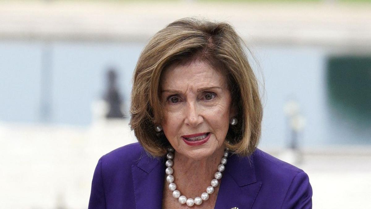 nancy pelosi a aterizat in taiwan