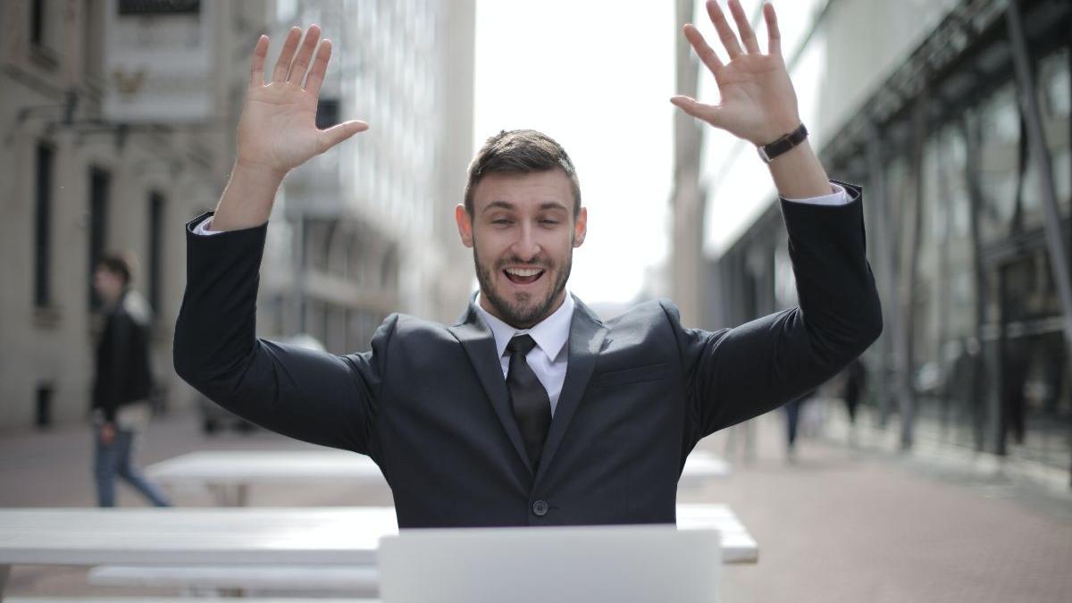 saptamana munca 4 zile angajatii mai fericiti studiu