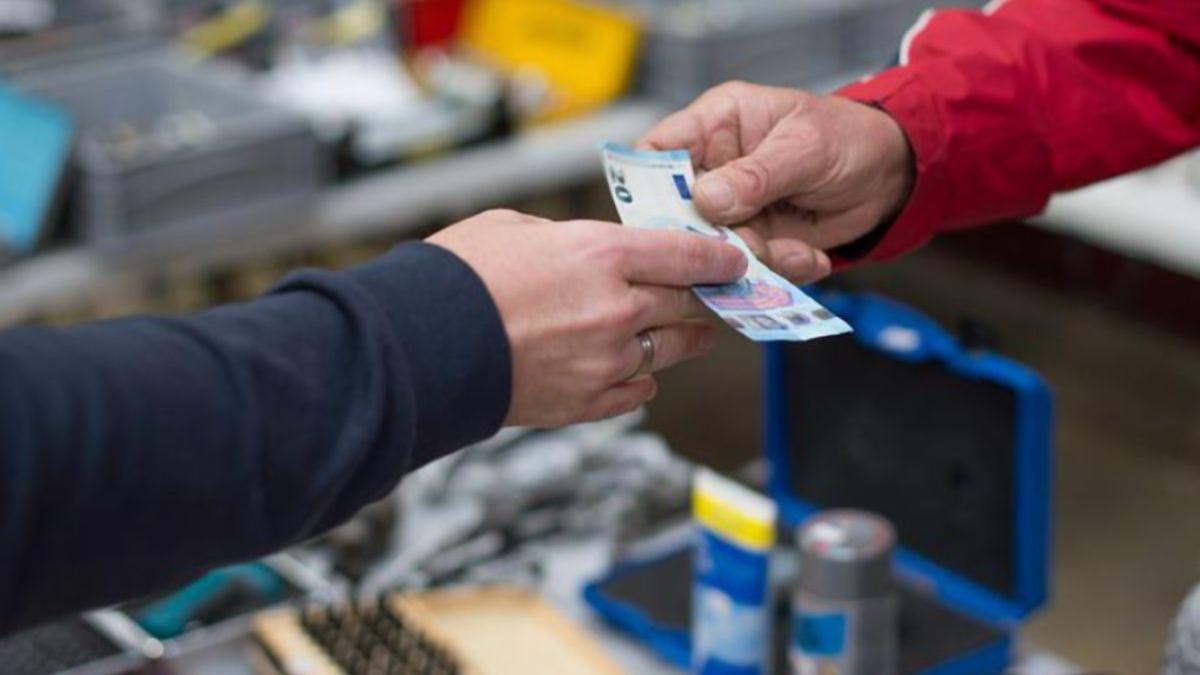 escroc furt magazine inselatorie romania