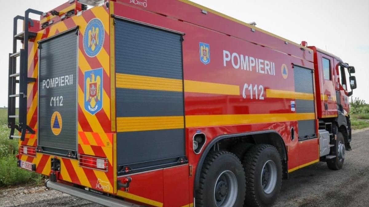 pompier borsa incendiat accidental coleg gratar curte unitate