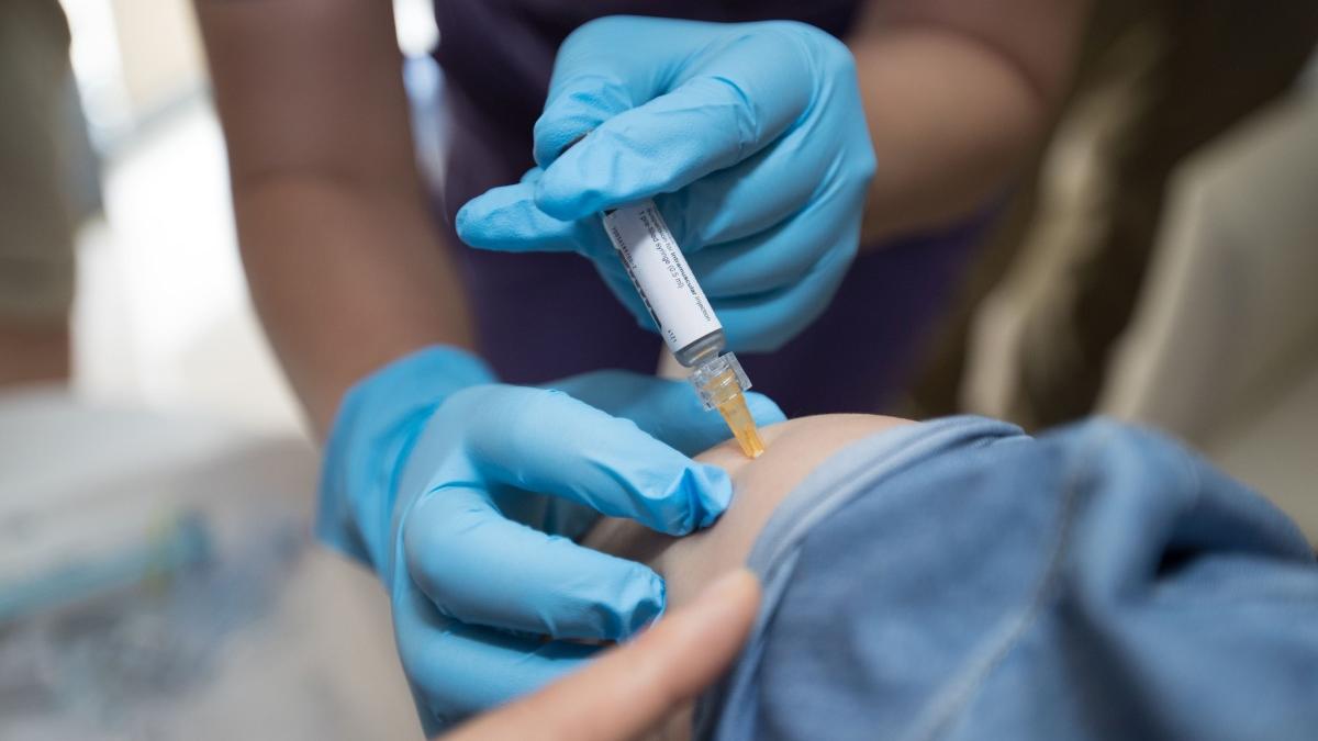 vaccin anti hpv preventie cancer cervical femei celule precanceroase