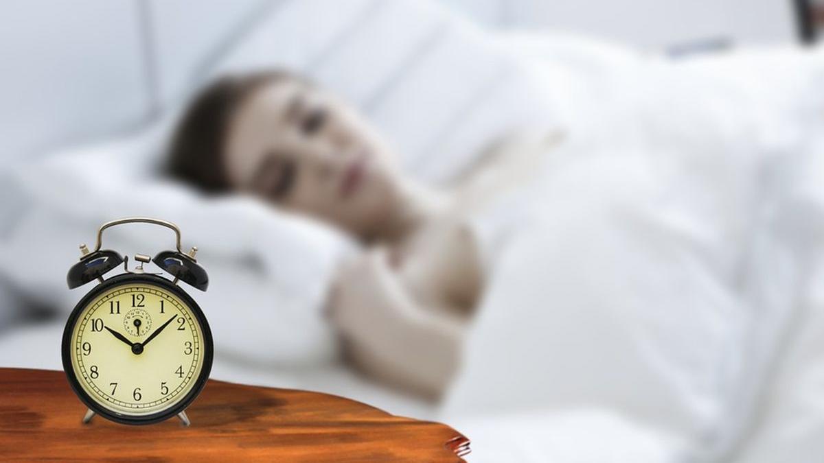 motiv oameni dorm mai prost ultima perioada pierdem 40 ore somn anual