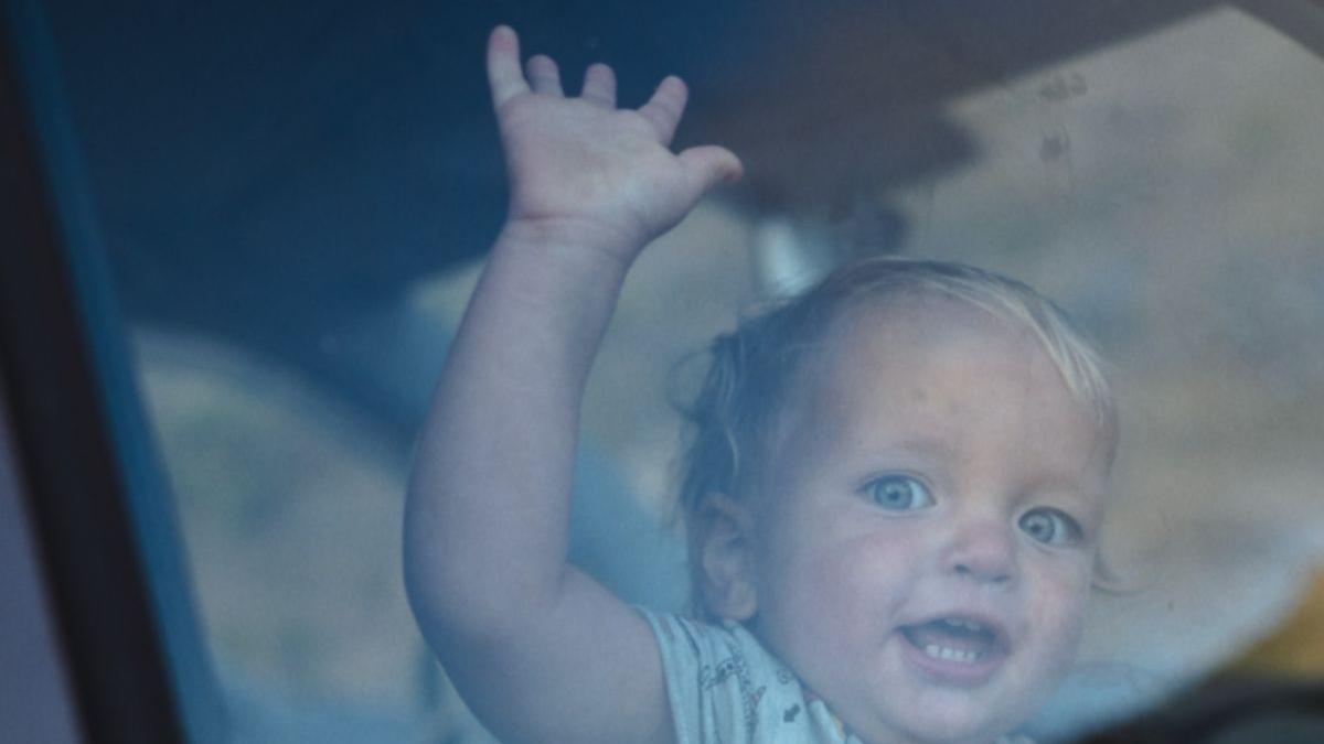 bebelus blocat masina harghita