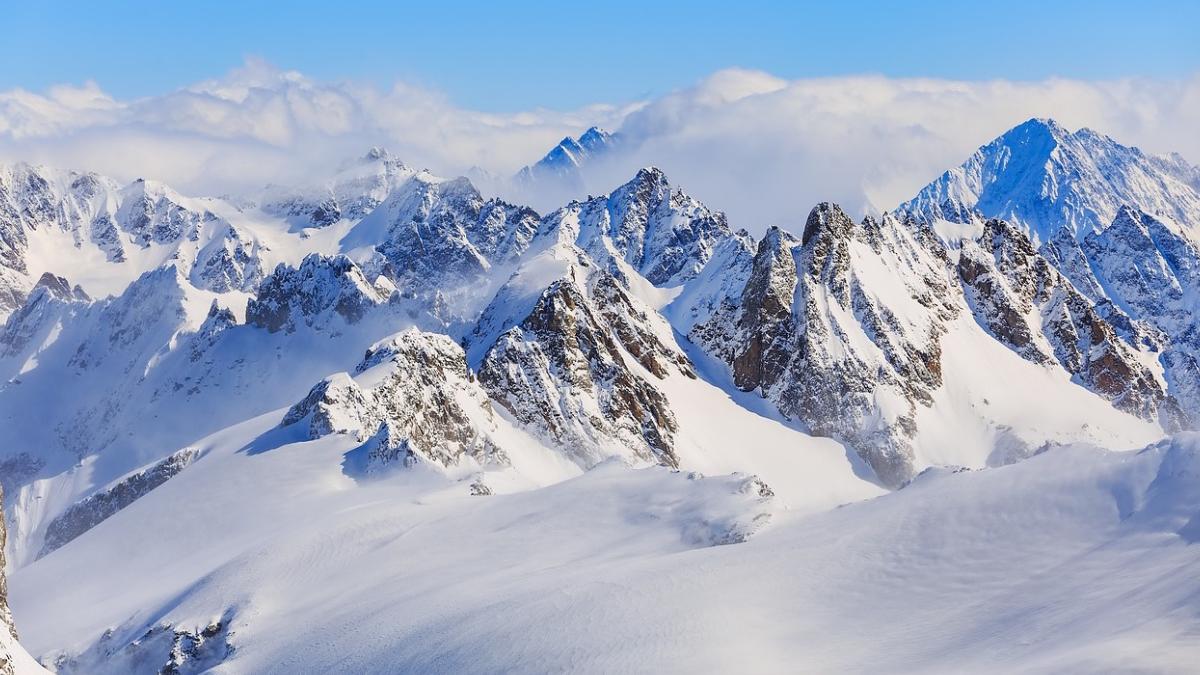 schelete umane epave avioane gasite topire ghetari alpi elvetieni