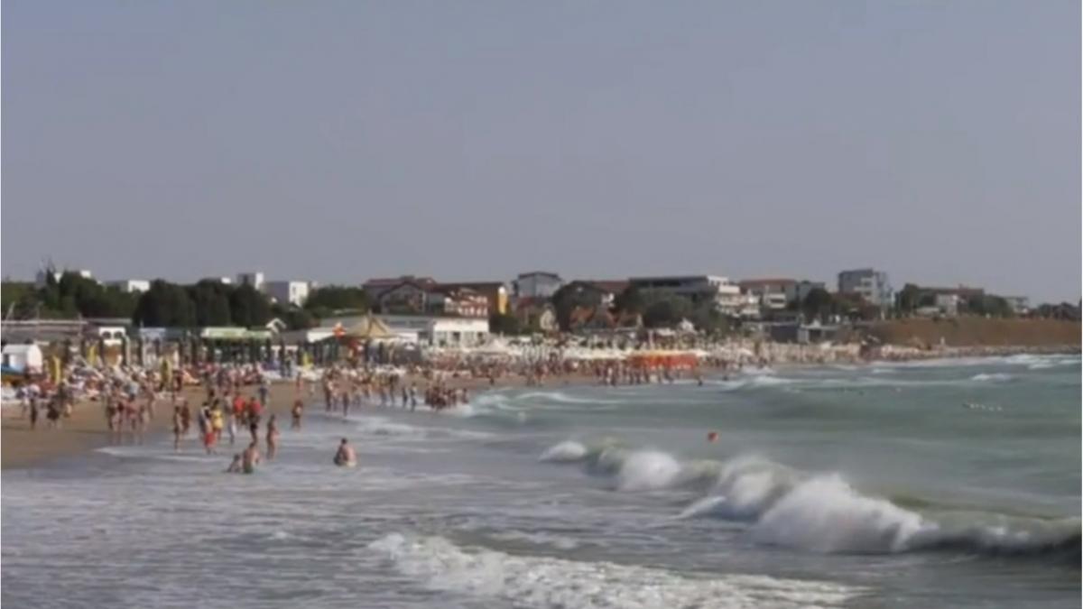 steag rosu pentru a patra zi la mare interventii la limita ale salvamarilor