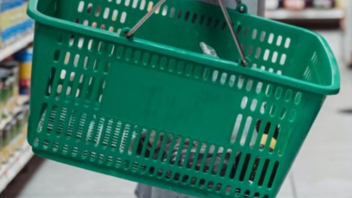 cos baza romani scumpiri trei luni