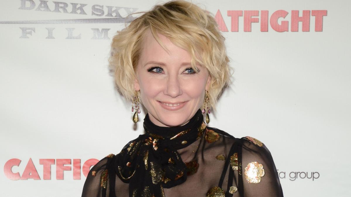 doliu lumea cinematografiei actrita anne heche a murit accident rutier