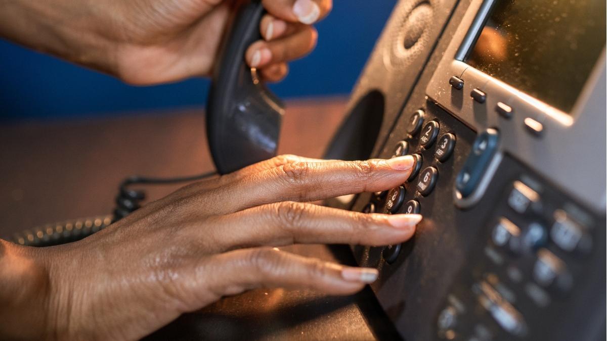 revolta spital botosani fara telefon fix neplata facturilor