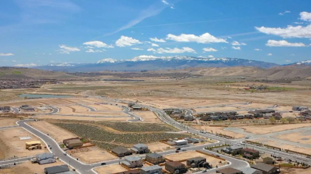 femeie america cumparat casa detine un oras intreg