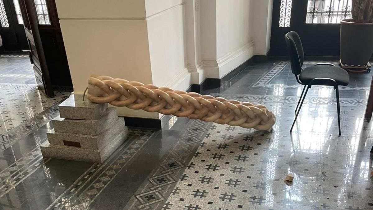 reactie primaria capitalei copil 7 ani ranit grav statuie hol