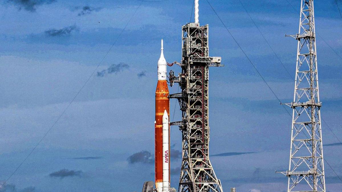 misiunea spatiala artemis oameni luna