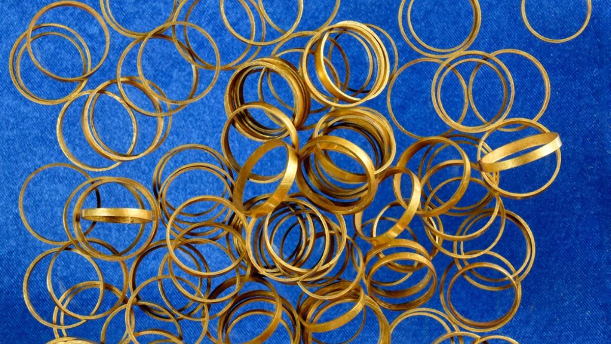 tezaur 169 inele aur dezcoperit arheologii romani femeie 6 500 ani purta par