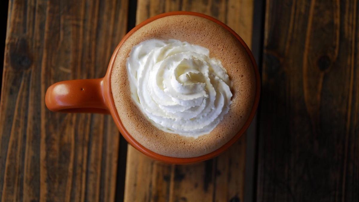 tinerii sub 21 ani nu mai au voie frisca la tub new york