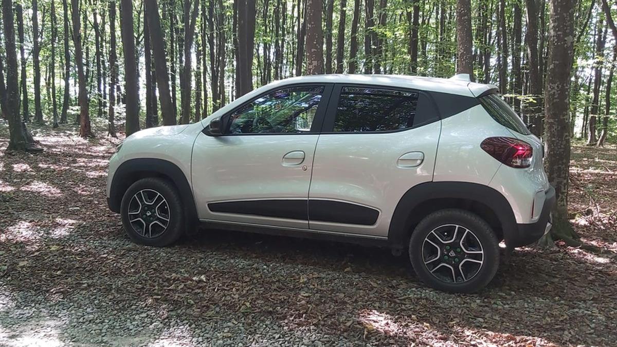 prins mama furtunilor dacia spring munti apa usa nu intrat baterie