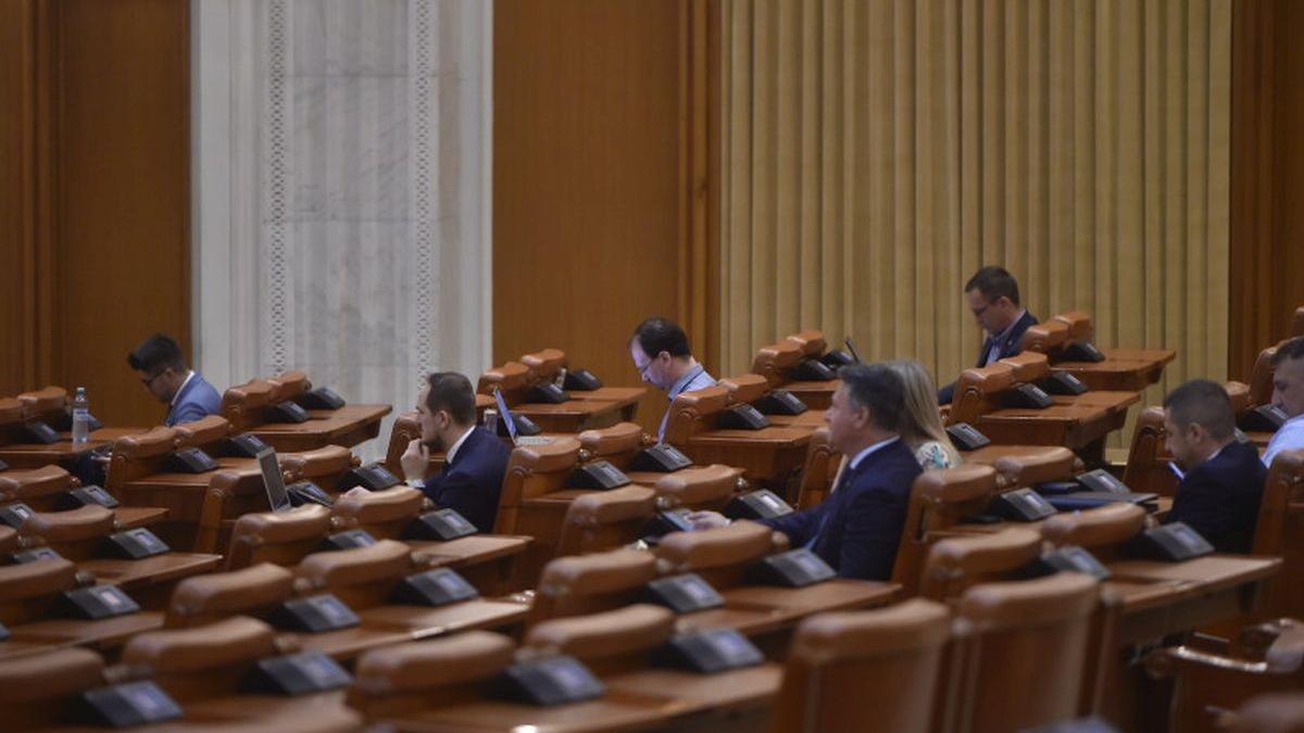 cine va fi la sefia camera deputatilor senat a doua sesiune ordinara parlament