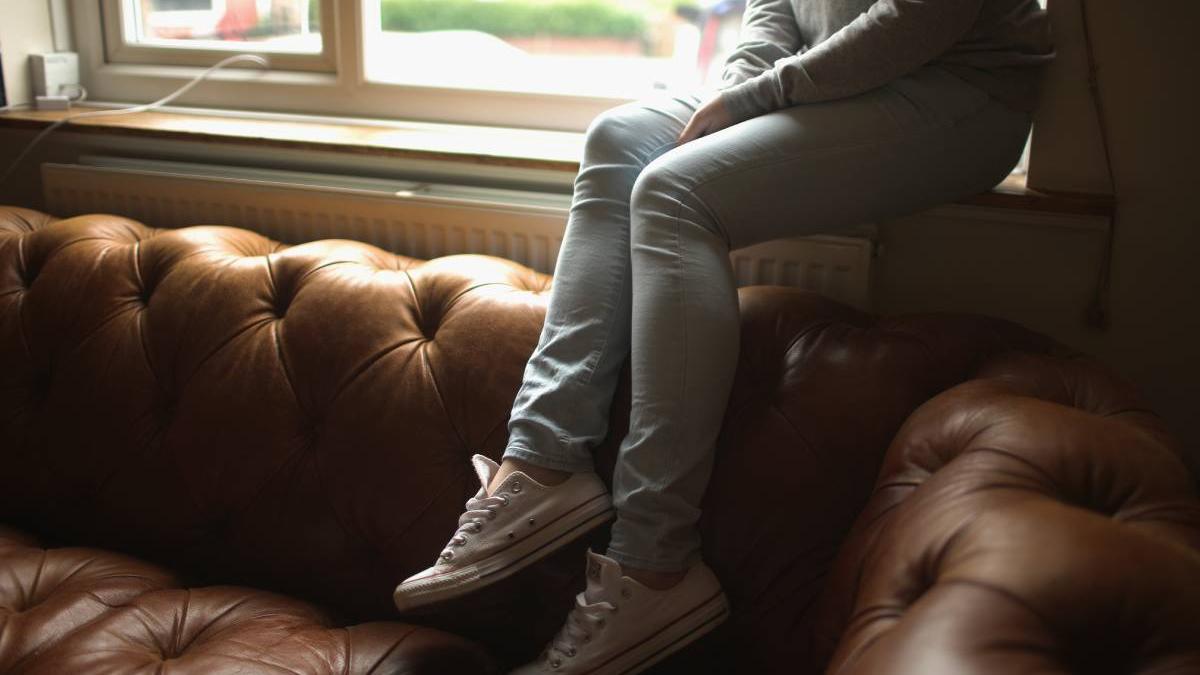 minora 15 ani santajata agresiune doi barbati