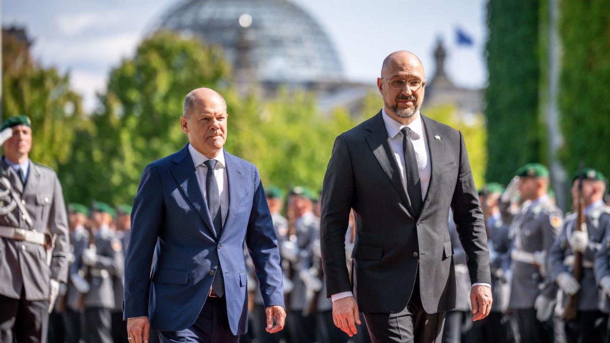 Collage Maker-04-Sep-2022-11.15-PM