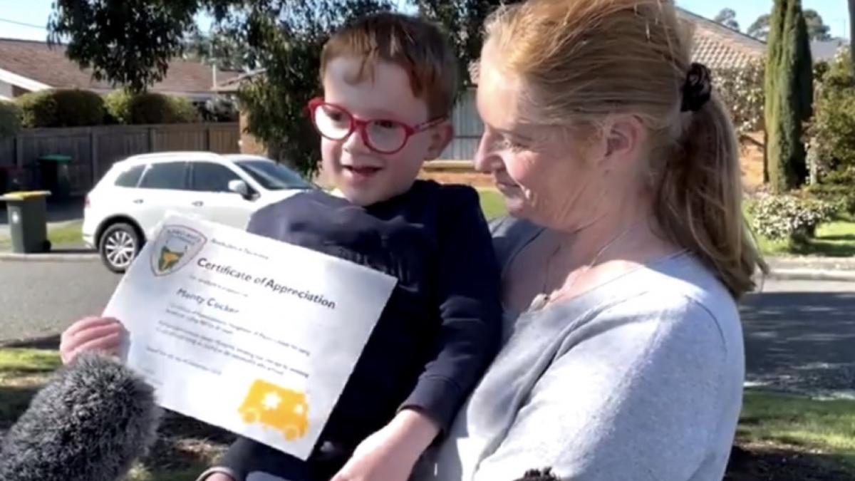 baietel 4 ani australia salvat mama chemat ambulanta