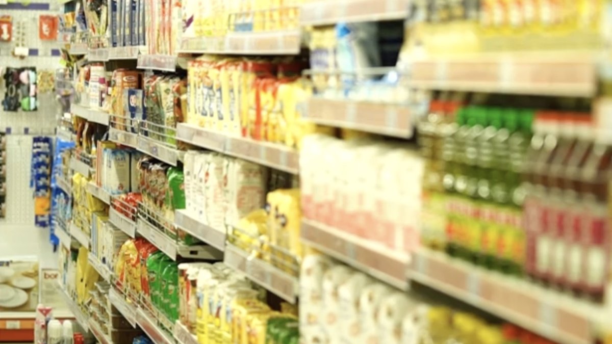 fier Ascuns neregulat  Două mari lanţuri de supermarketuri din România au înghețat preţurile  pentru anumite produse de bază