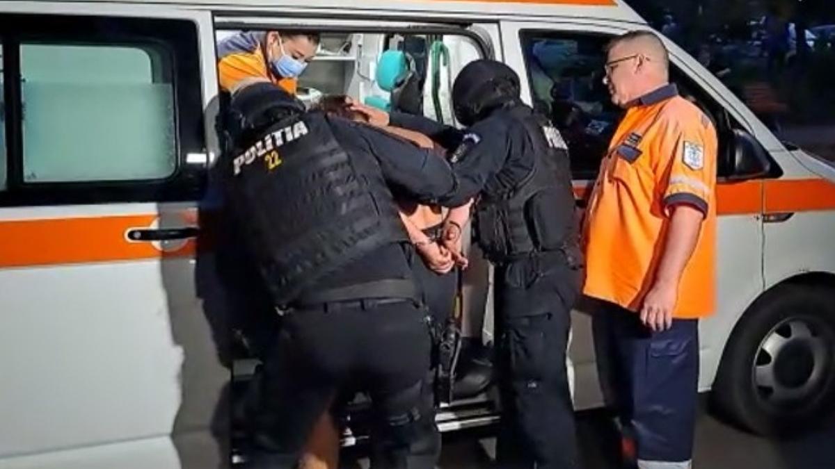 scandal bloc galati barbat beat amenintare sinucidere pistol