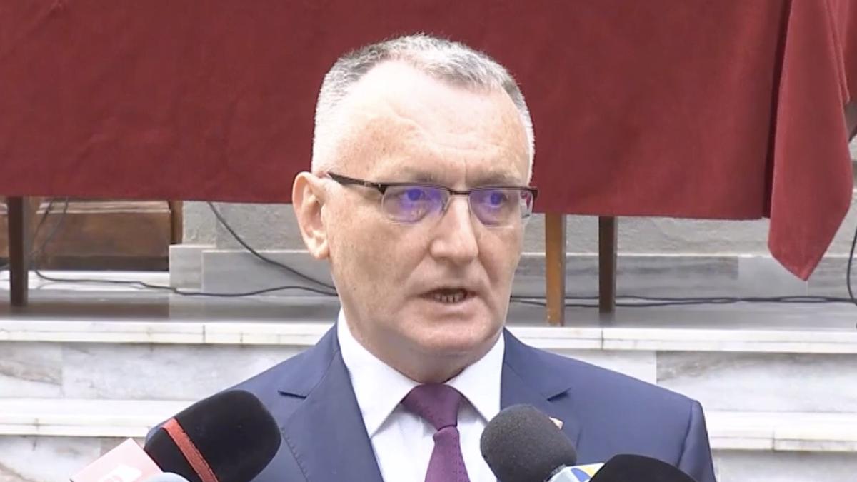 sorin cimpeanu plateasca salariu propriu inlocuire gard colegiul sfantul sava