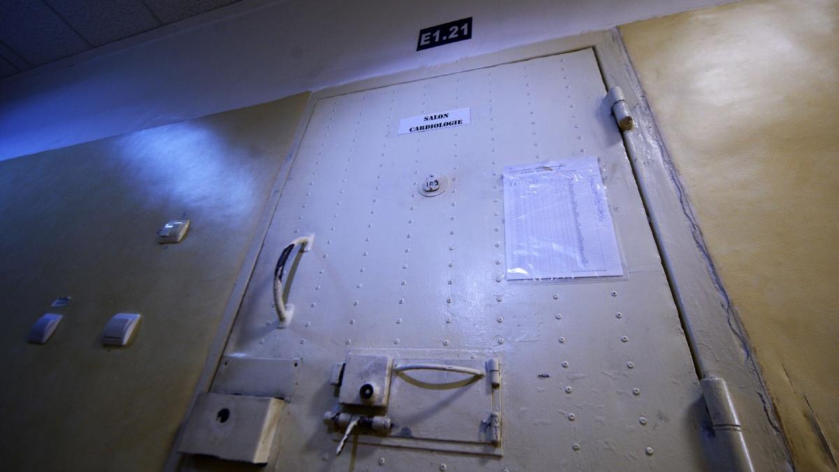 agent penitenciar jilava injunghiat iubita