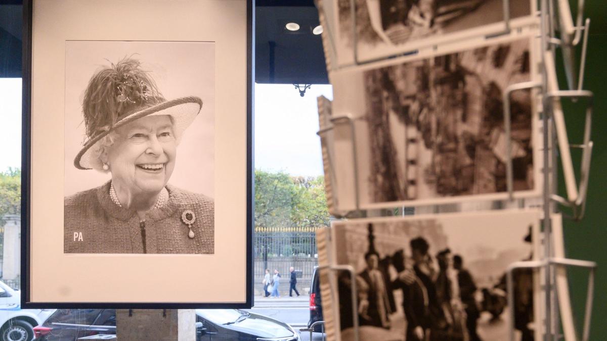 omagii regina elisabeta celebritati toata lumea