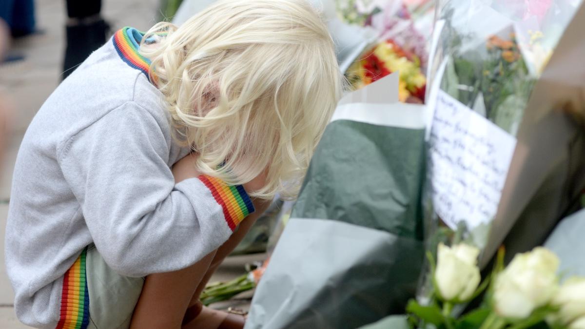 romanii ultim omagiu regina elisabeta carte condoleante online