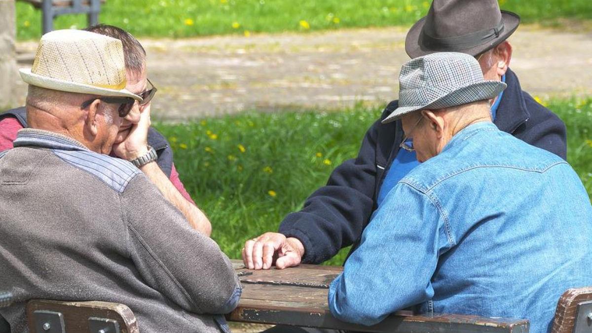 pensionari majorari pensii guvern tensiuni