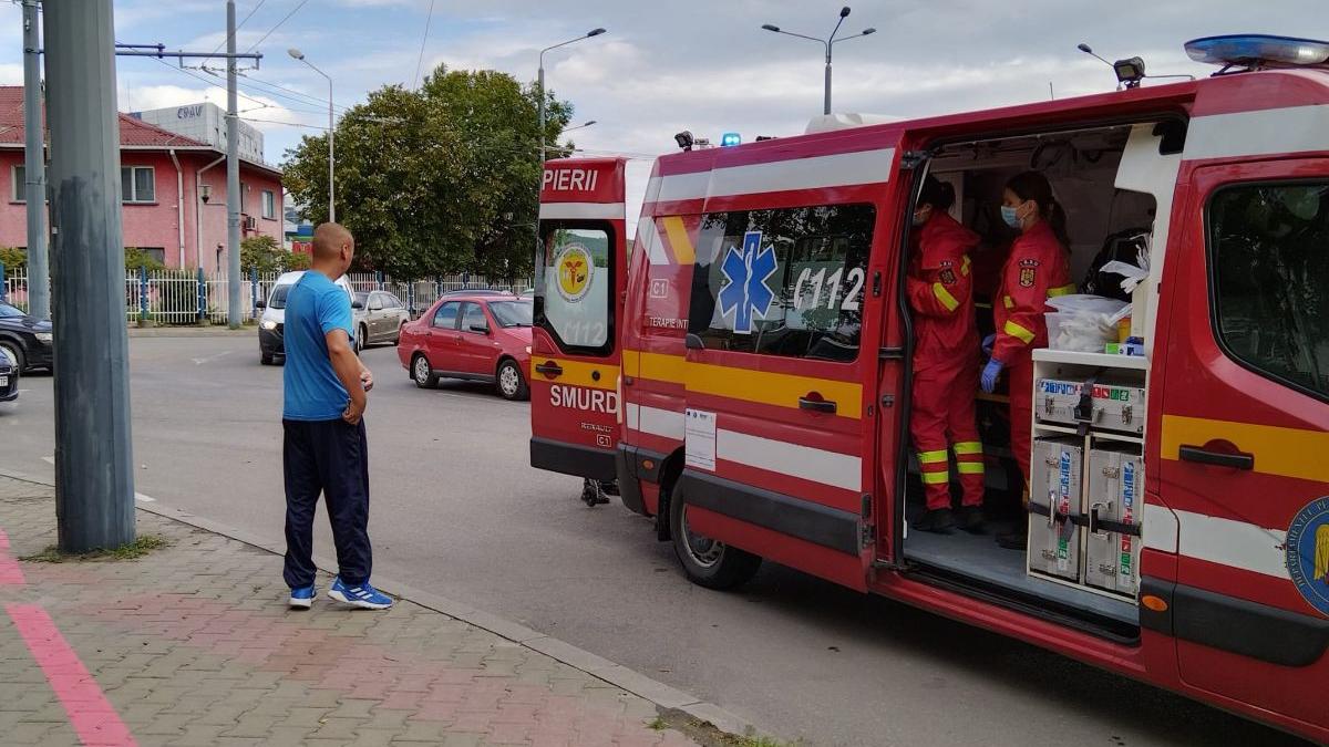 fata 11 ani lovita agent politie trecere pietoni