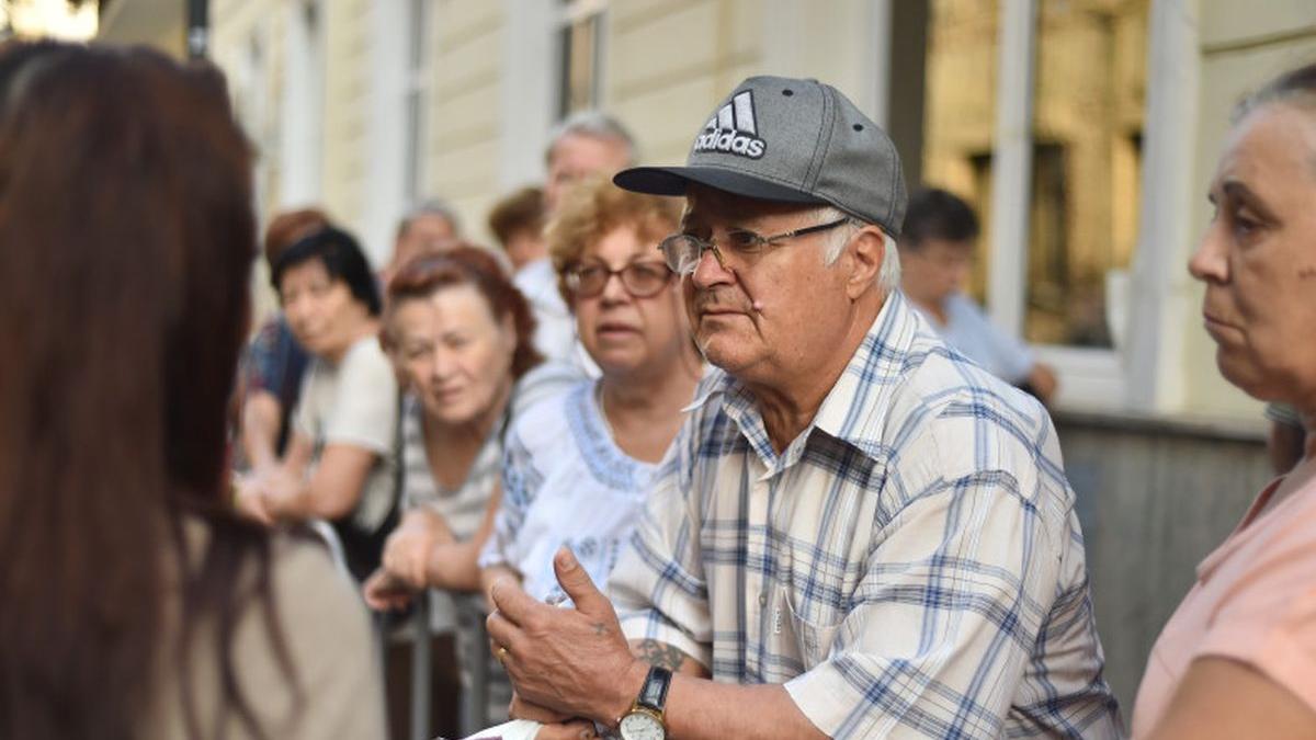 pensionari salariati pensii plata raport