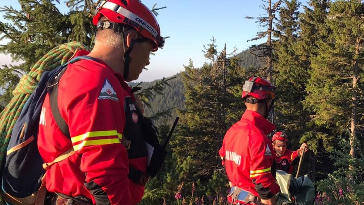 barbat lupeni supravietuit munte opt zile fructe apa
