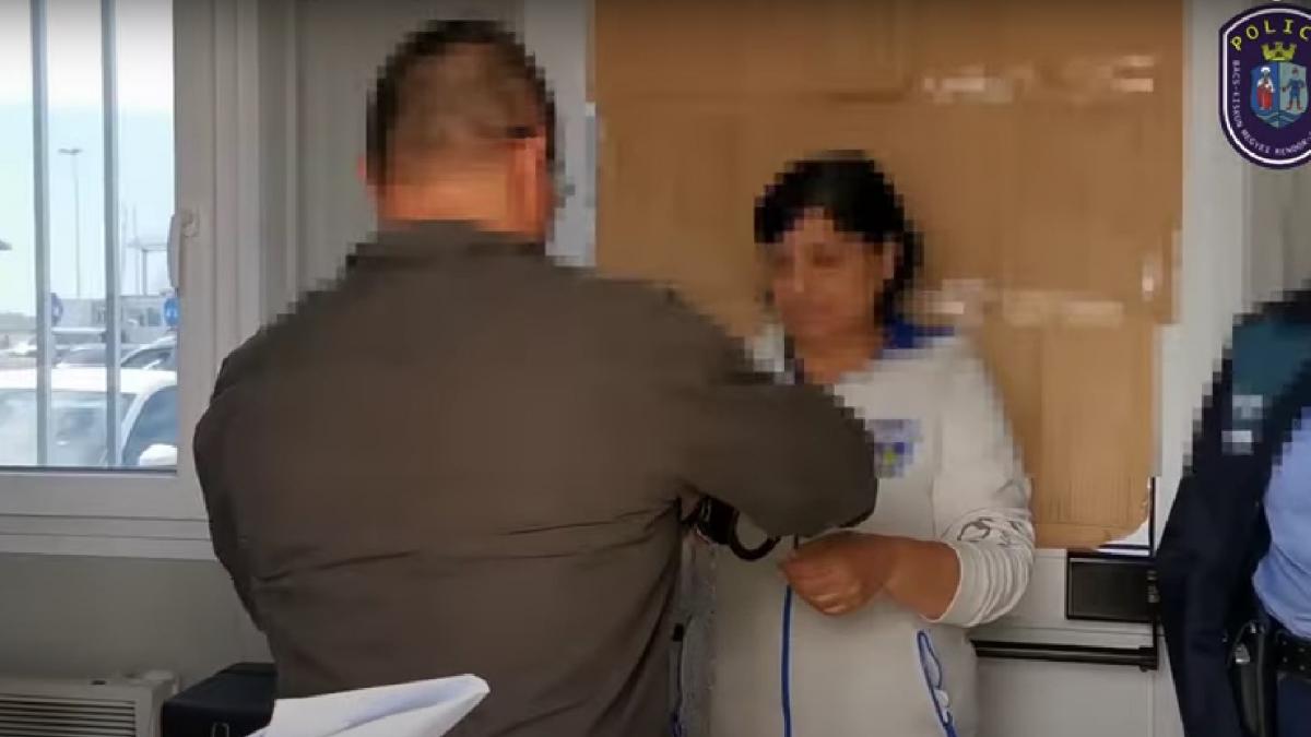 doi romani au fost arestati dupa ce au ucis si jefuit o femeie vaduva din ungaria