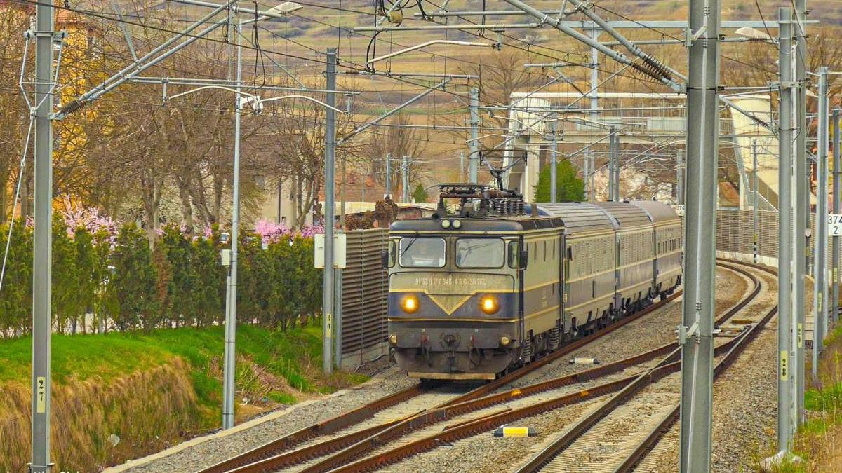 adolescent lovit de tren brasov