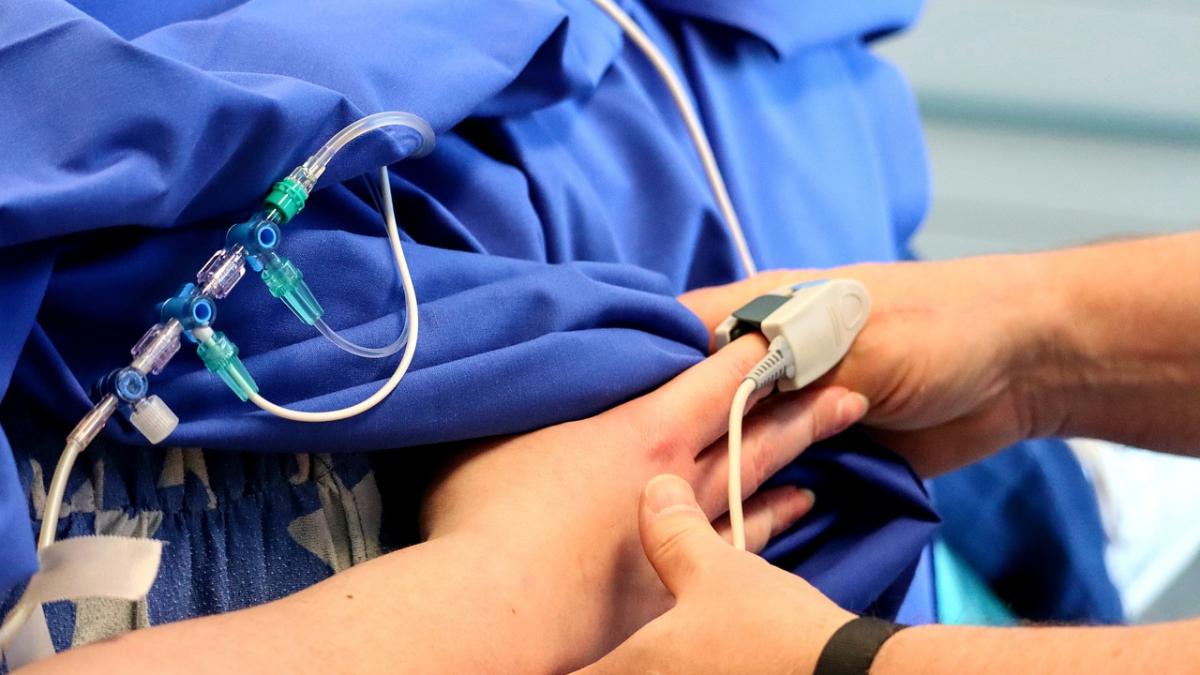 drama roman dependent aparatul oxigen