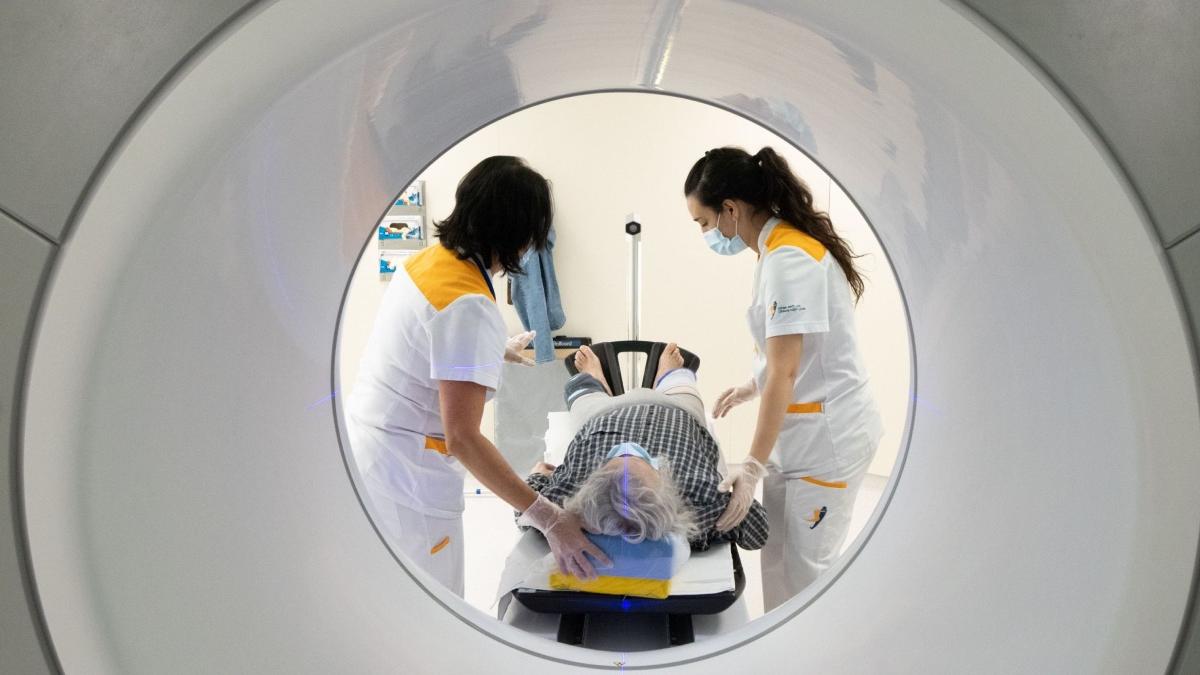 guvernul obligat decontare radioterapie stereotactica romania