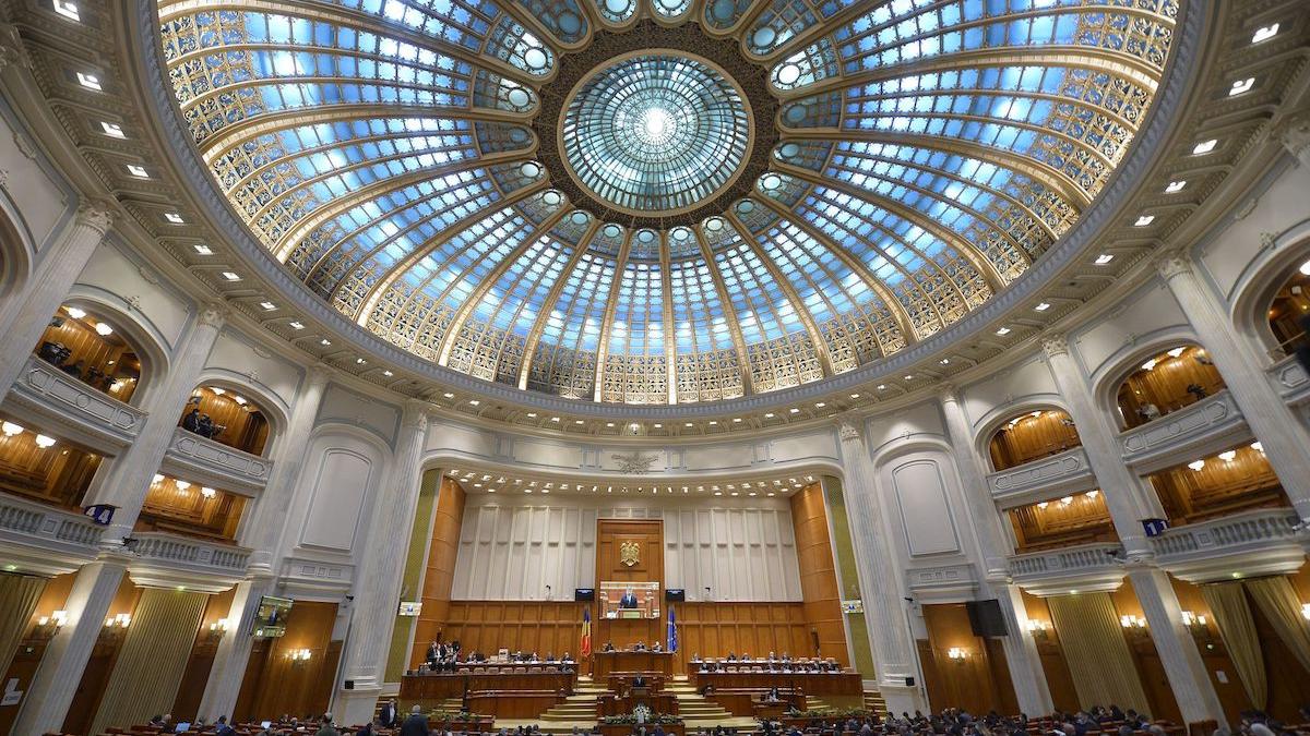 stinge lumina parlament senat reducere consum energie