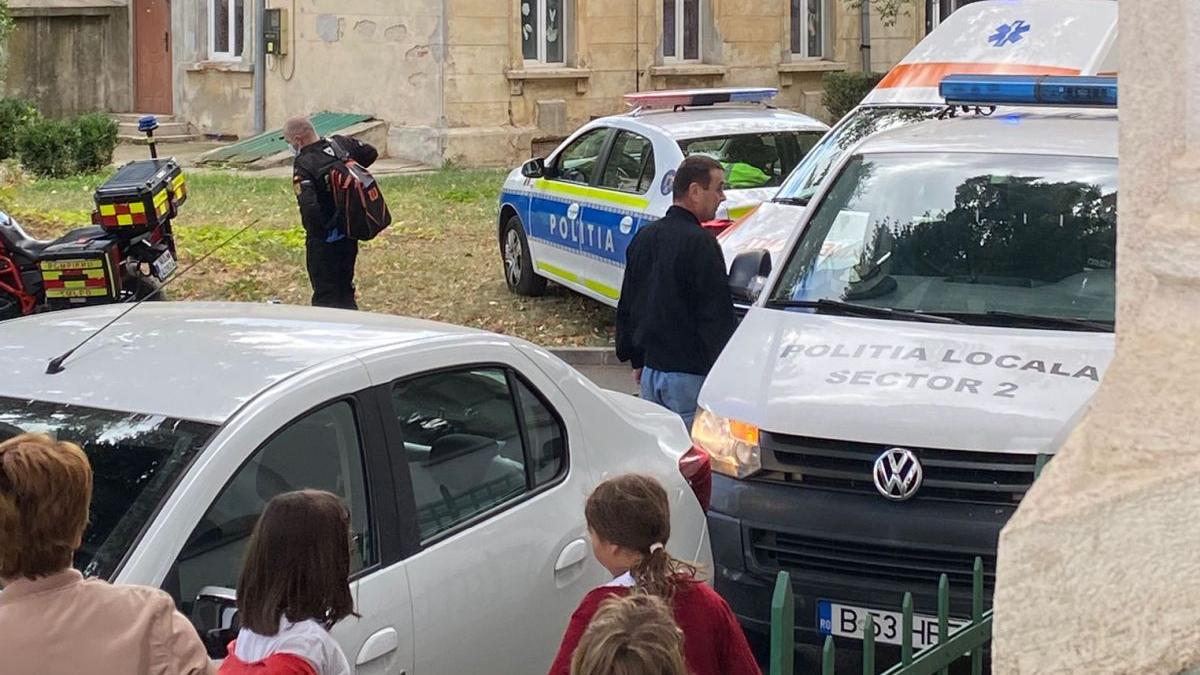 trei eleve scoala centrala bucuresti consum droguri