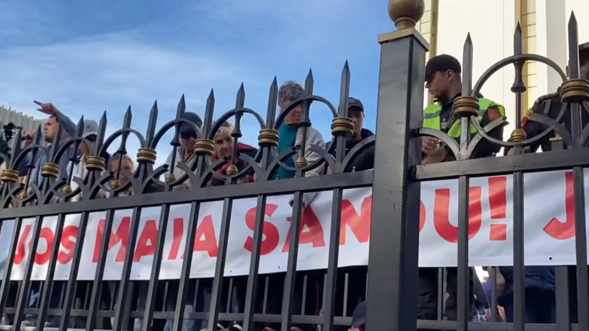 revolta in moldova demisia guvernului pro occidental crizei energetica