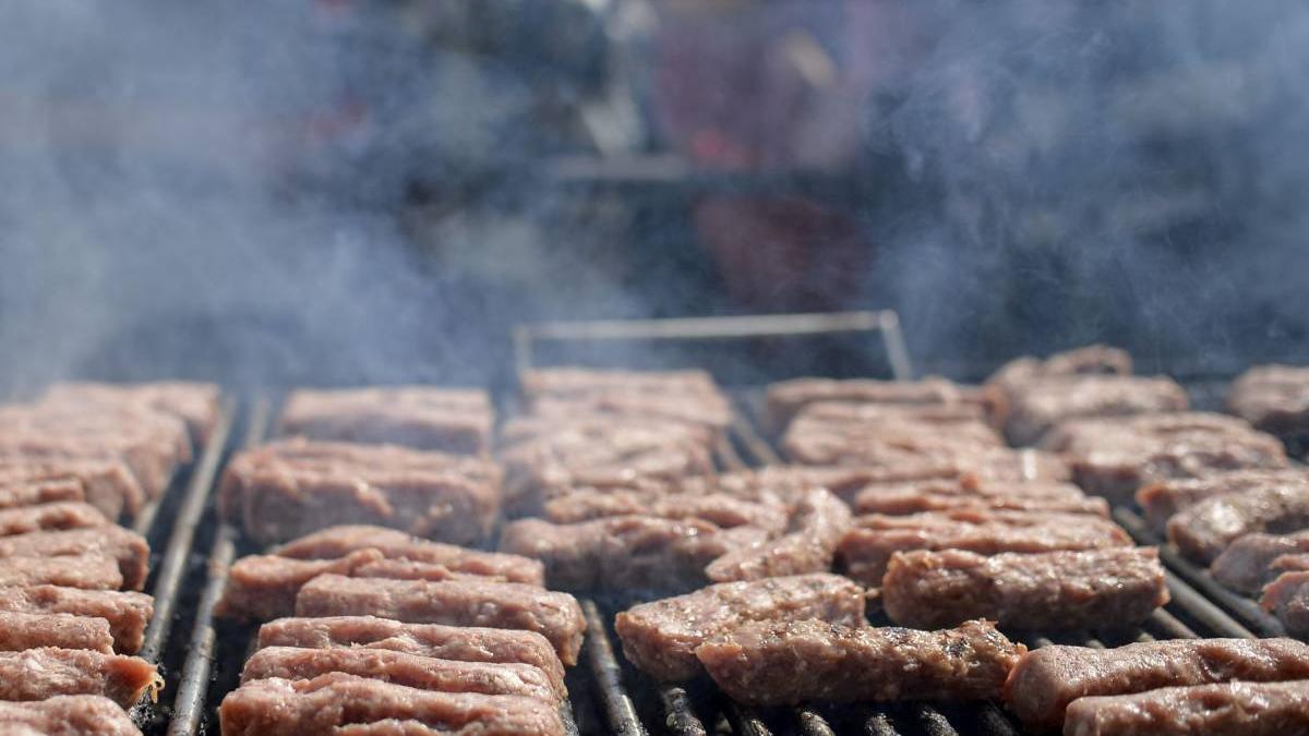 un barbat a facut gratar in casa pentru a economisii