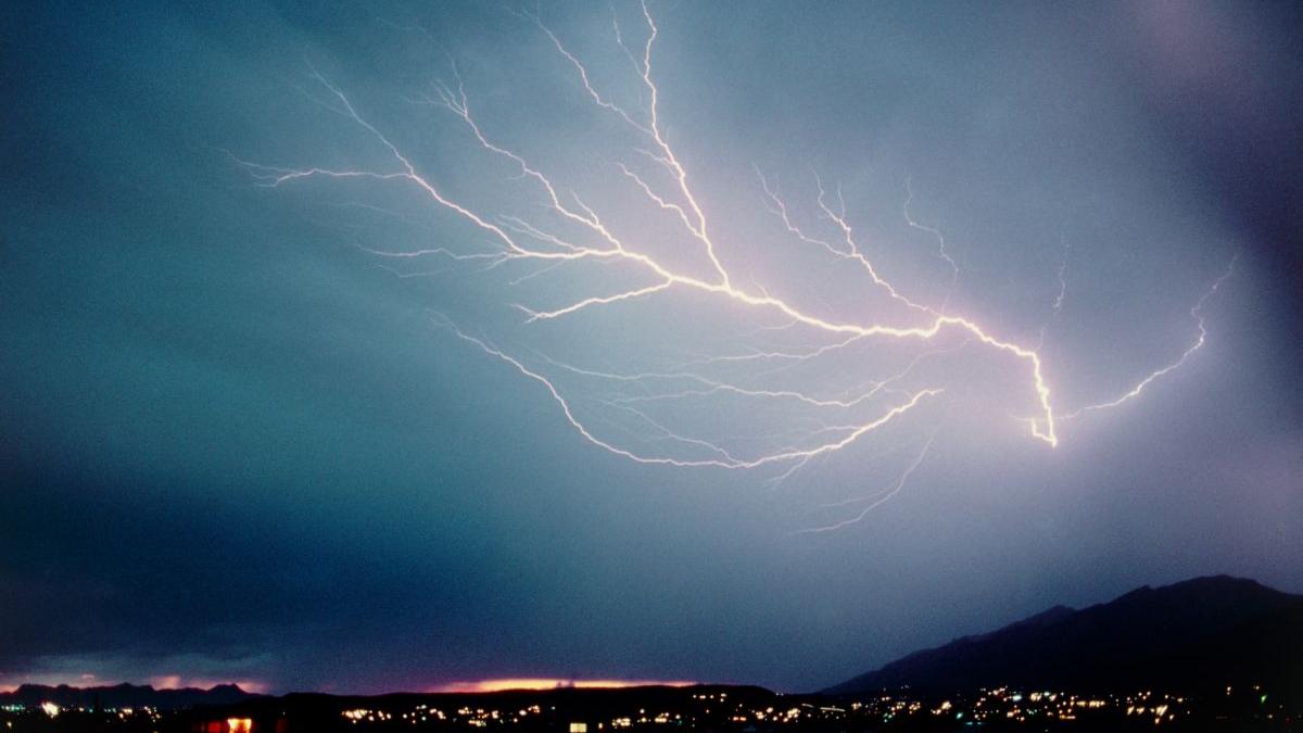 avertizare meteo anm vreme severa meteorologi ploi torentiale vant puternic