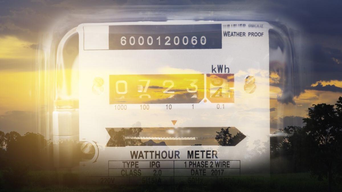 energia electrica scumpit patru ori bursa luna august 2022