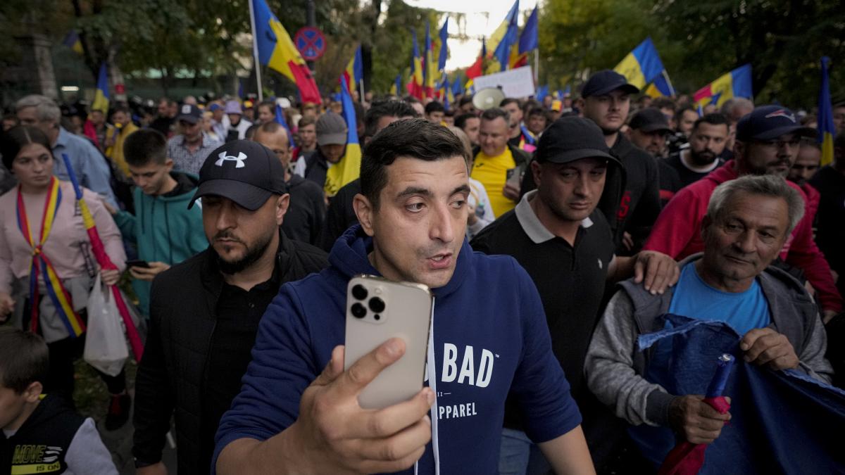 aur ameninta proteste toata tara dan tanasa