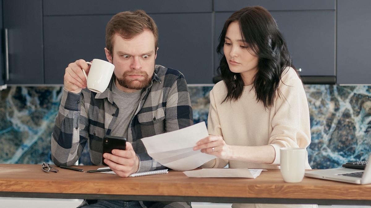 facturi curent calcul intarzieri furnizor metoda de calcul schimbare legislatie plafonare pret