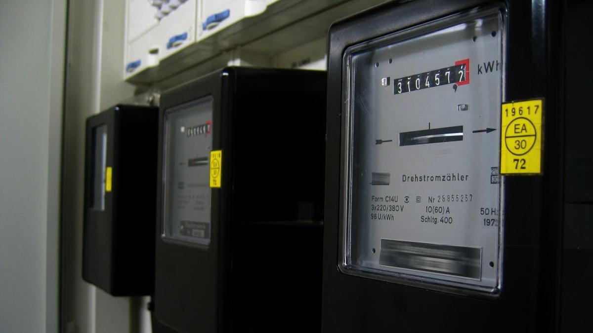 cati bani dai factura energie electrica uiti trimit index