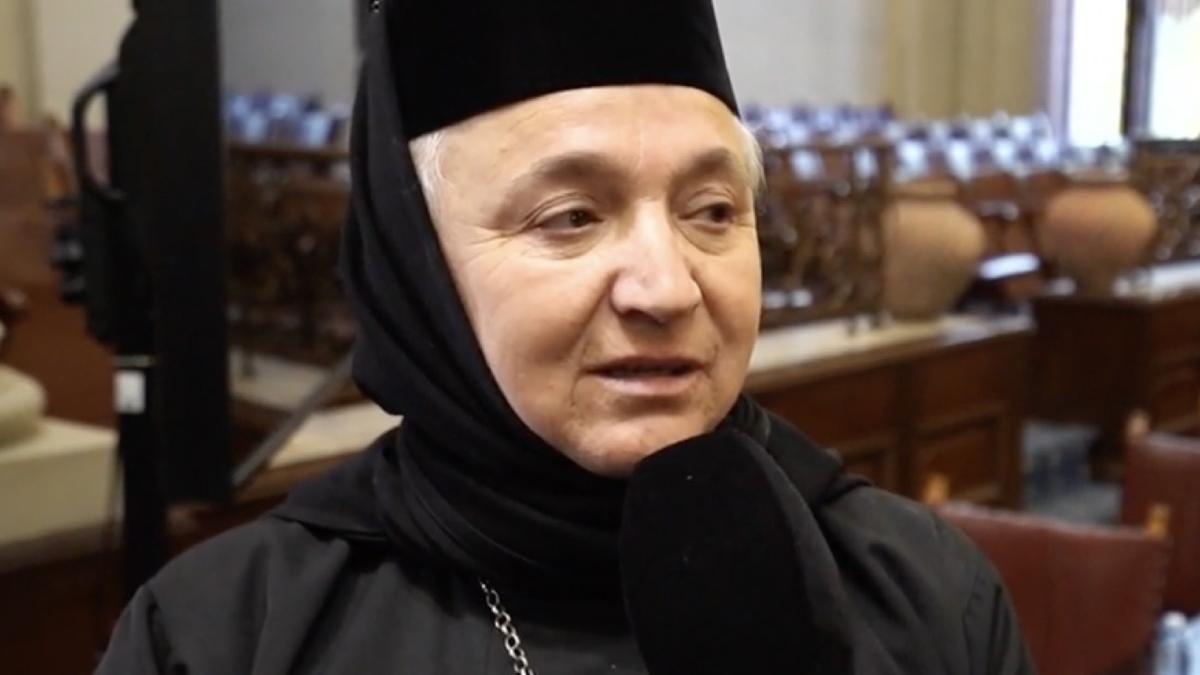 maica stareta manastirea voronet scandaluri bor