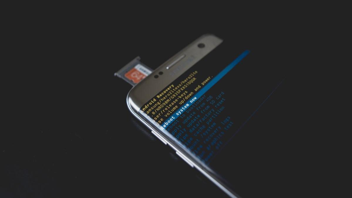 Avertisment pentru utilizatorii telefoanelor Android! Nu descărcați această aplicație | Hackerii primesc acces instant la camera video