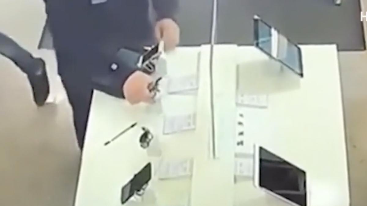 barbati furat telefoane mobile 60 secunde sebes