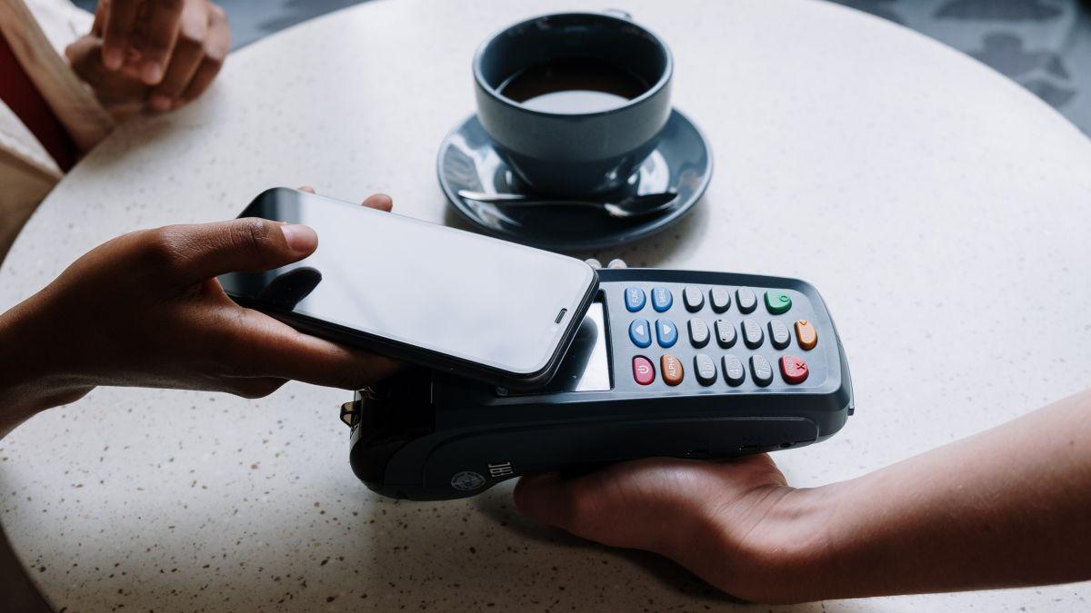 moneda electronica romania avocat veronica dobrozi