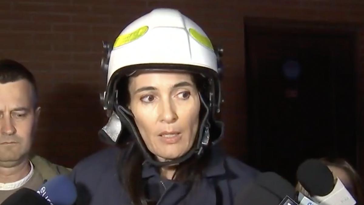 clotilde armand uniforma pompier incendiu bloc lux nord bucuresti